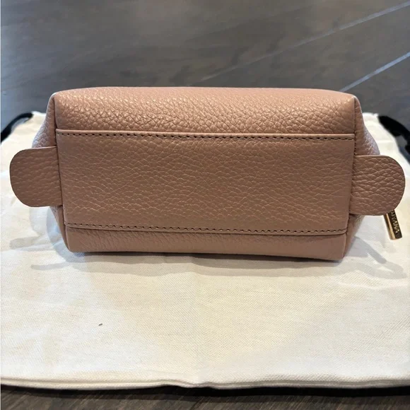 Cuyana Medium Pink Travel Case - Picture 8 of 10